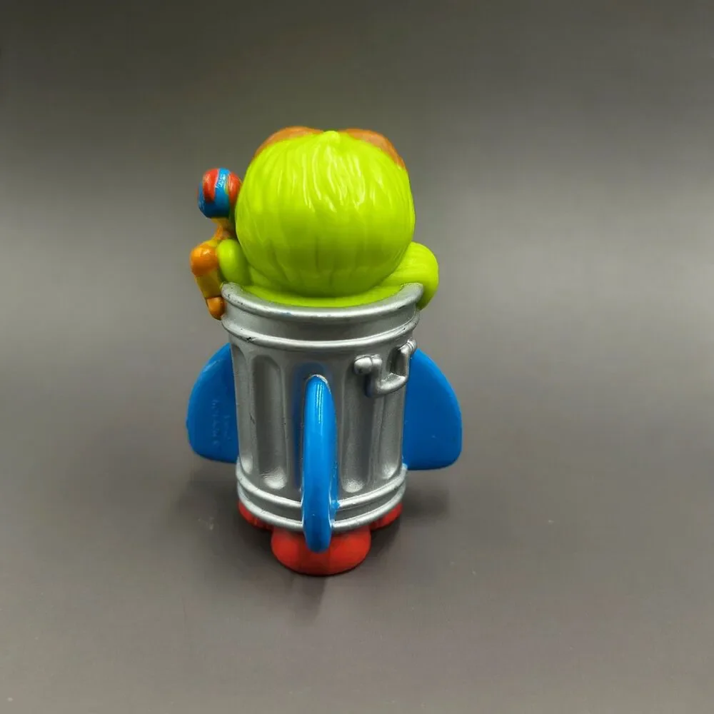 Sesame Street Rocket Ship Oscar Pvc Figure with Slimey Worm Outer Space Tyco